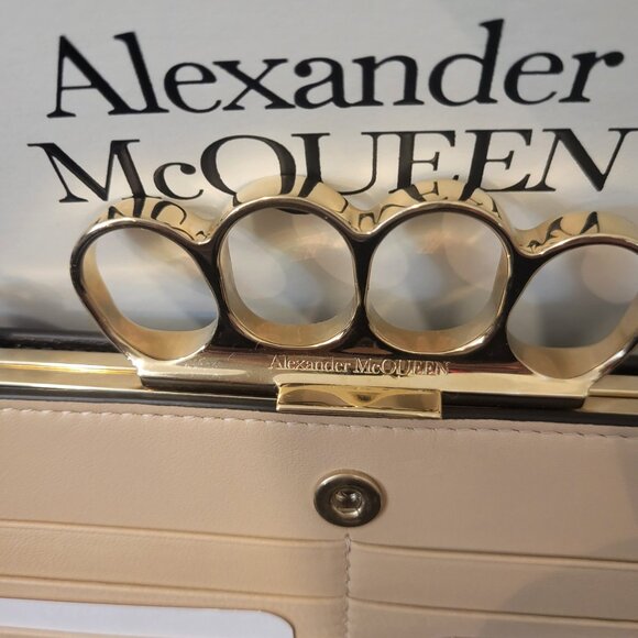 Alexander McQueen Black Four Knuckle Wallet on a Chain - NWT - Picture 5 of 9